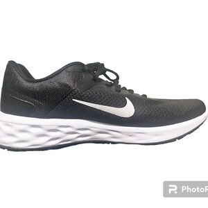 Nike running shoes new never worn 9.5